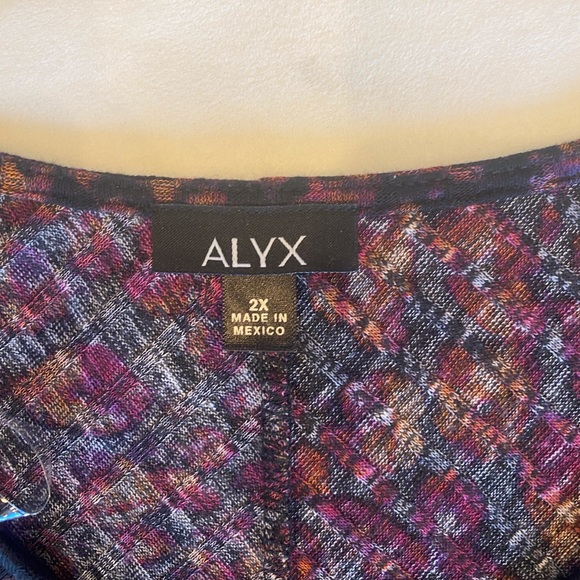 NWT Alyx Woman Falling into You Patterned Flowy Shirt - Picture 2 of 4